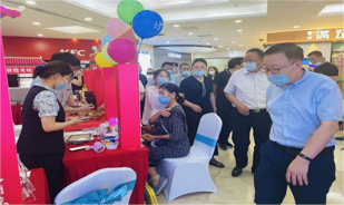 河东区区委书记、赣南自治州州长亲临活动现场