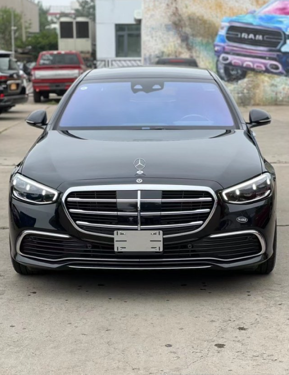 23款奔驰S580 4.0动力澎湃天津现车优惠