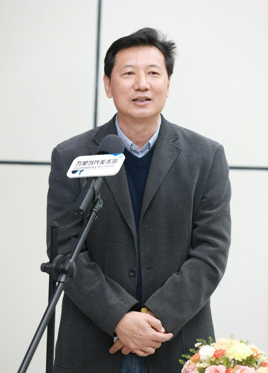 天津市美术家协会主席团成员、秘书长 张福有先生致词