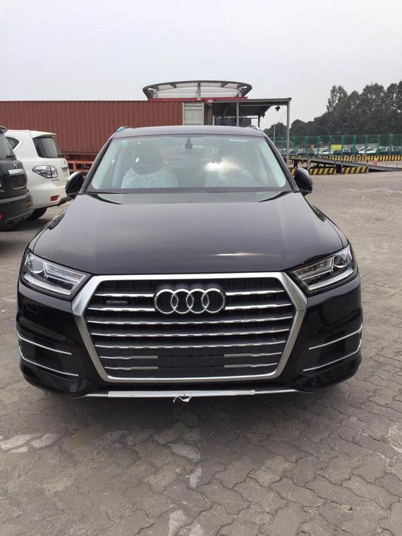 2018款奥迪Q7现车 特价促销 欲购从速