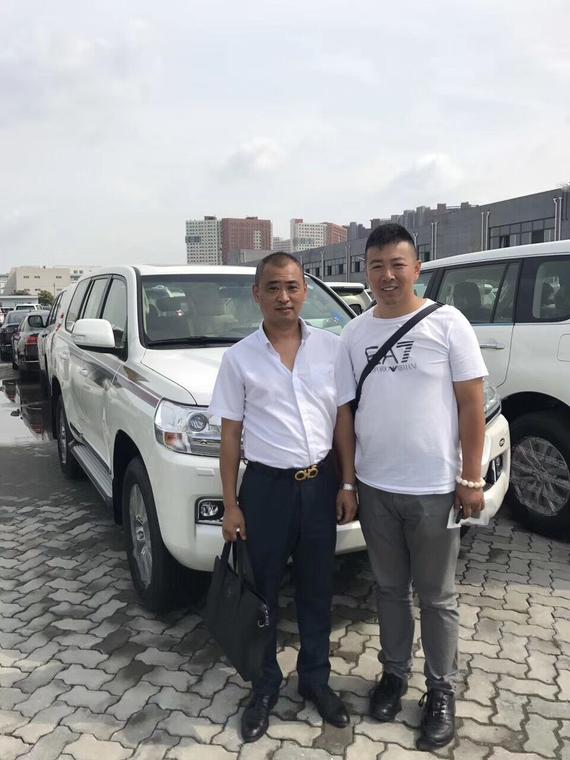 18款中东版丰田酷路泽4000越野先锋