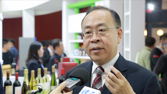 (天津食品集团党委书记董事长张勇接受采访)