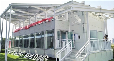 我市首座零能耗建筑近日在中新天津生态城建成,建筑本体实现了全部清洁能源供应。