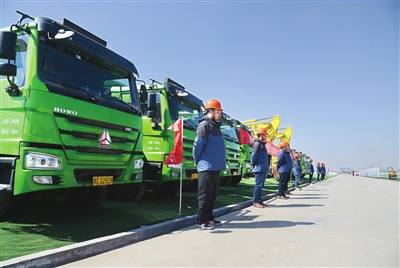 项目启动现场 记者 刘玉祥 通讯员 袁忠清 摄