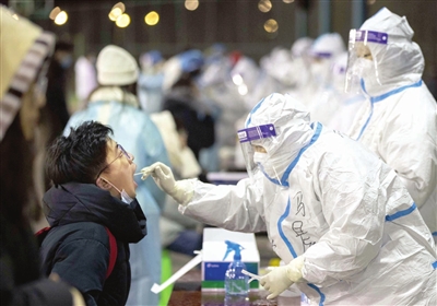 1月11日凌晨，天津大学北洋园校区开展第二轮核酸检测。