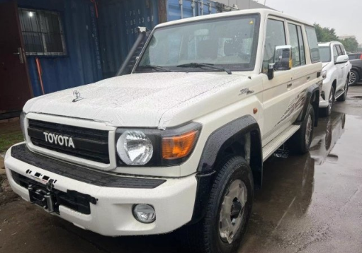 23款丰田酷路泽LC76越野界常青树50万起