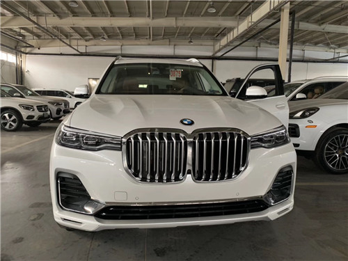 进口19款宝马X7配置多选卓越的操控性能