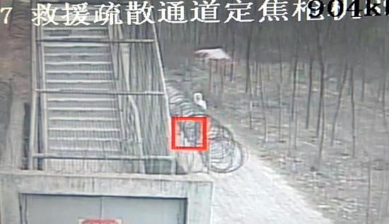 天津铁路民警提醒 线路两侧禁止放风筝