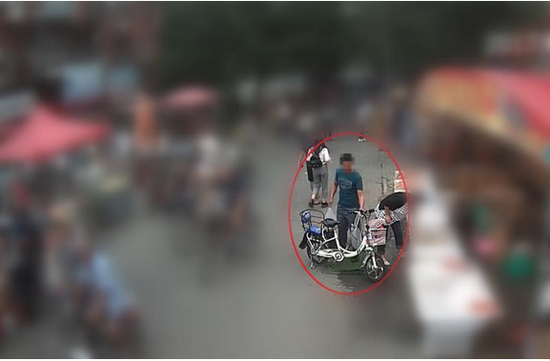 监控录像中的作案瞬间