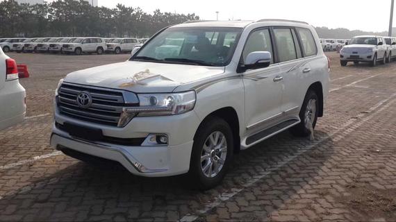 2017款丰田酷路泽5700 高能GXR越野天才