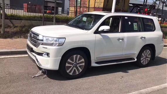 丰田酷路泽5700VXR顶配7座 折扣大放送