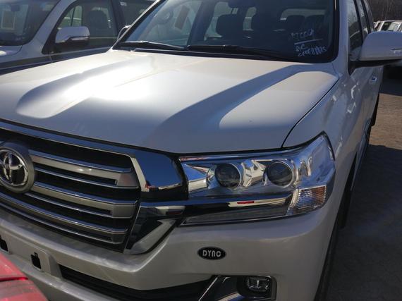 18款丰田酷路泽4000最新报价颇具造诣