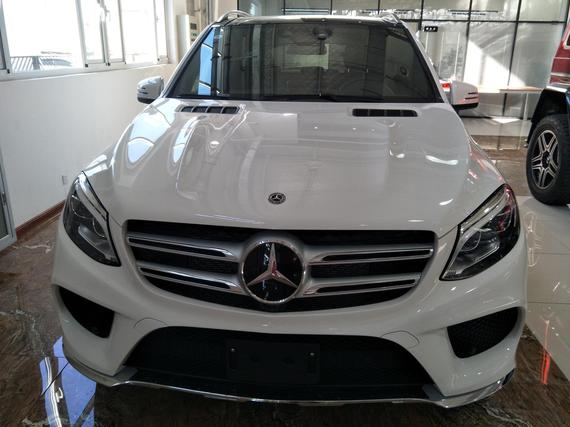 2018款奔驰GLE400 大气越野极具现代美感