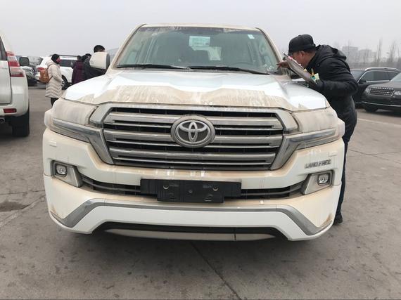 2017款酷路泽4600 蠕型模式6速变速箱