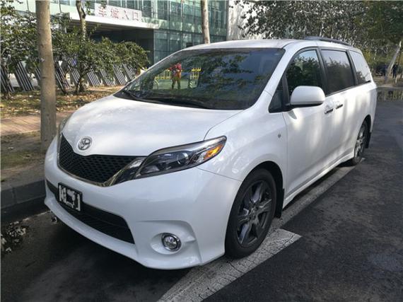 进口丰田塞纳SE运动版家庭明星商务专宠