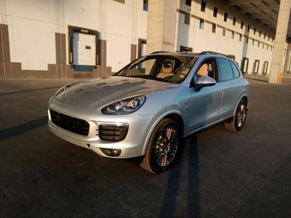 2018款保时捷卡宴3.0T SE混动奢华大气