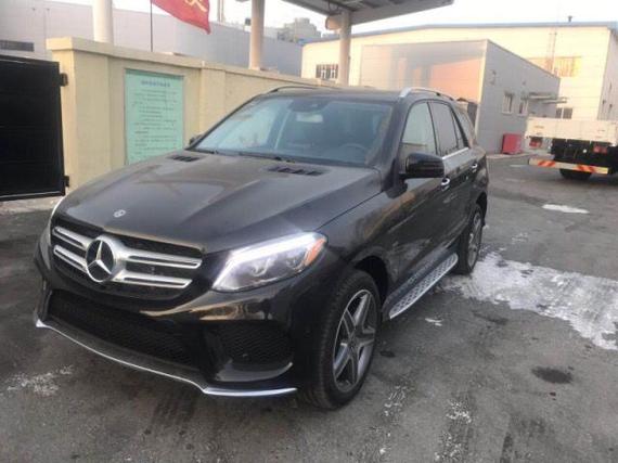 2018款墨版奔驰GLE500e 豪华空间尽享