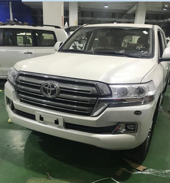 18款丰田酷路泽4000越野威慑力十足促销