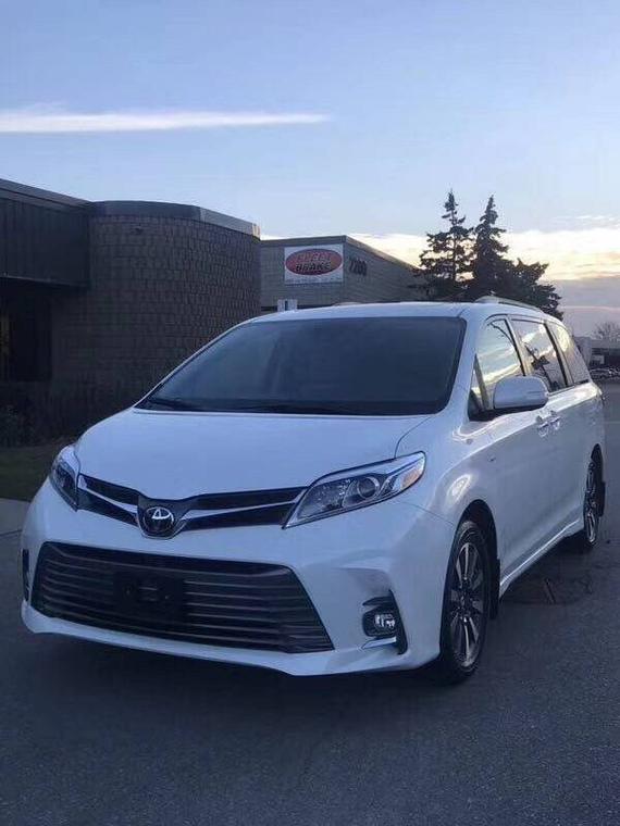 2018款加版丰田塞纳3.5 高端时尚气质