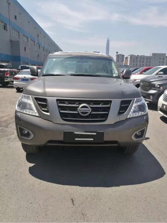 2017款中东尼桑途乐Y62 4.0简约适用