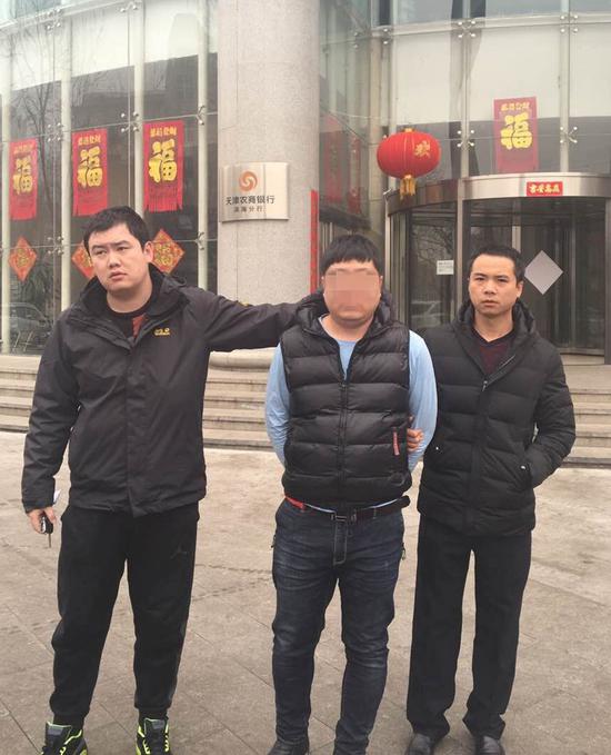 塘沽警方抓获一名外省市网上逃犯
