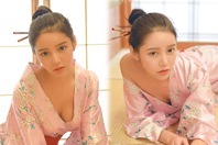 同济校花置身麦田神情陶醉