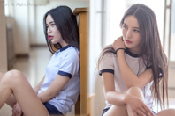 同济校花置身麦田神情陶醉