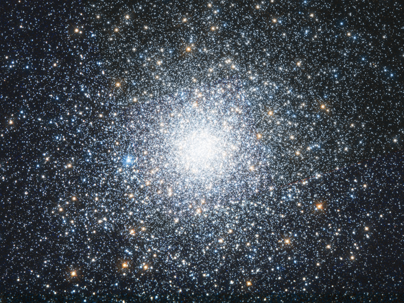 5 12 m86是一个椭圆星系,距离地球5200万光年.