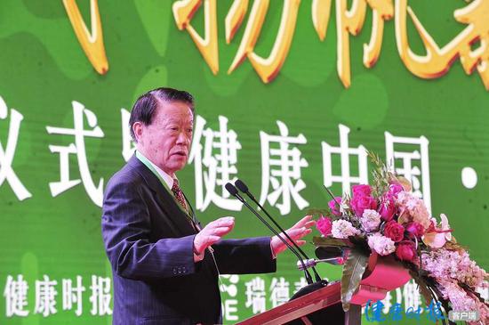 原国家卫生部副部长、中国医师协会名誉会长殷大奎 健康时报记者 牛宏超/摄