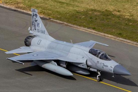 巴铁空军司令证实枭龙战机将获科威特空军订单