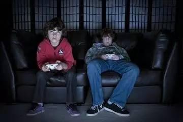 图片来自网络:减少蓝光对青少年视力健康的危害迫在眉睫