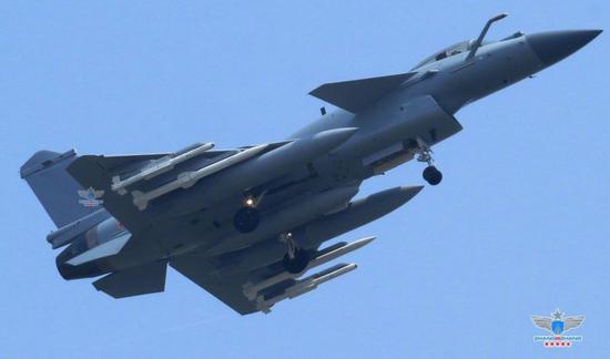 美媒称日本F2可远距击落歼10 其实是想挑动中