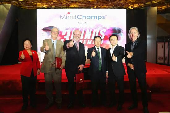 本次演讲嘉宾,从左到右依次为:卢勤老师、Professor Larry Scripp、Mr。 Brian Caswell、储朝晖博士、詹富安David Chiem先生、Dr。 Scott Hicks