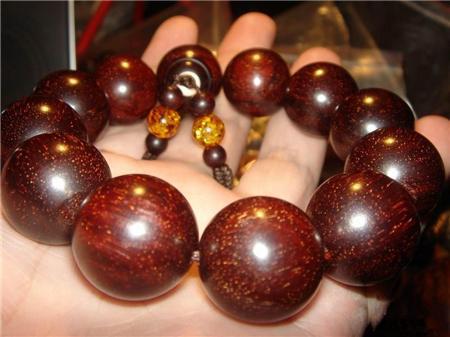 高富帅新标配 挂蜜蜡戴沉香_收藏资讯_华夏收藏网2