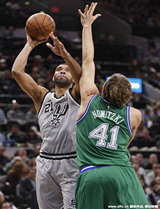 邓肯德克打酱油阿德23+7 马刺29分狂胜小牛