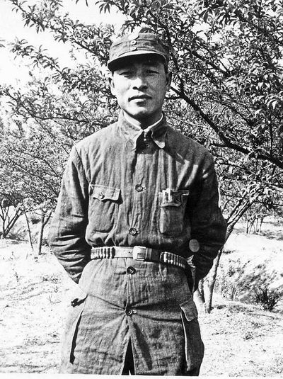 毛泽东发脾气训斥一新四军将领 对方竟敢拍桌