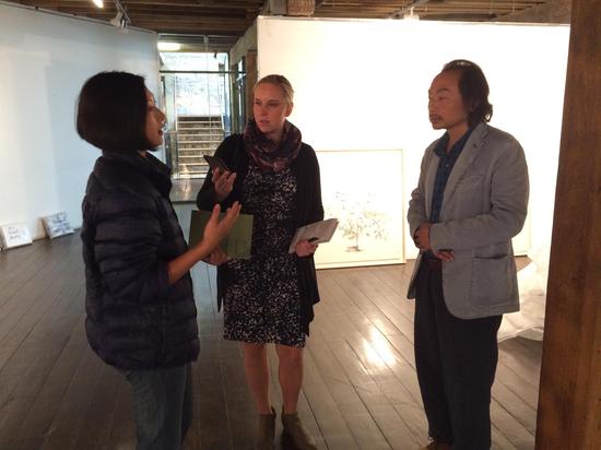 著名华人艺术家陈平和造化策展人陈琳接受霍巴特当地报纸Mercury采访,介绍造化展策展理念 (1)