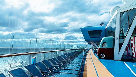 香港迎来皇家加勒比邮轮 要做邮轮枢纽提振旅