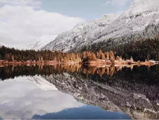 手机也能有完美结婚照 看摄影师自驾旅行