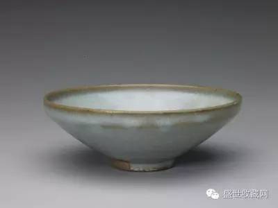 鈞窯月白釉紫紅斑碗 北宋