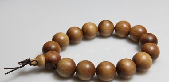 看看顶级老山檀香应该长什么样_鉴藏知识_新浪收藏_新浪网