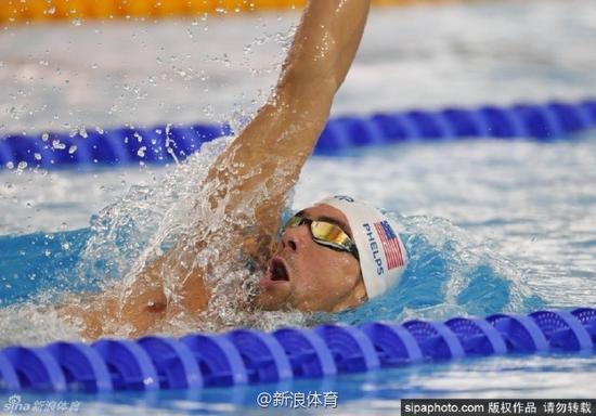 菲尔普斯和宁泽涛掉水里了…