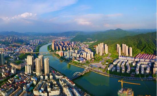 (浏阳全速推进项目建设,致力建设省会副中心和湘赣边区域性中心城市。彭红霞 摄)