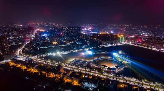 音乐+棒球 “中国棒球小镇”中山市东升镇夜景