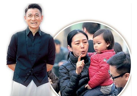 刘德华与女儿穿亲子装自拍 56岁天王宠女无上