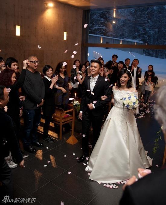 3月18日，台湾女歌手苏慧伦与相恋超两年的男友在日本北海道举行小型婚宴，宾客仅双方至亲好友约50人，包括许茹芸夫妻同张震夫妻。