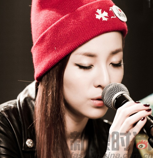 2ne1百变成员sandara最in妆容