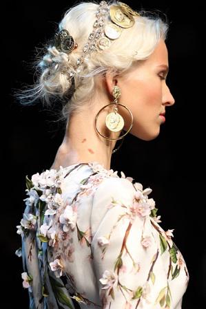 初夏发肌本源能量 繁花来袭hold住头顶时光|海