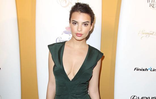 Emily Ratajkowski