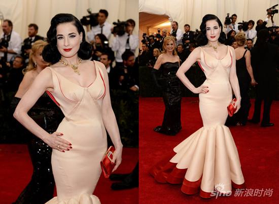 Dita Von Teese身穿Zac Posen